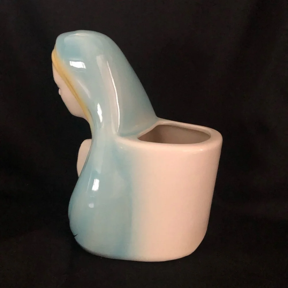 Vintage Virgin Mary Madonna Praying Porcelain Planter - Picture 5 of 11